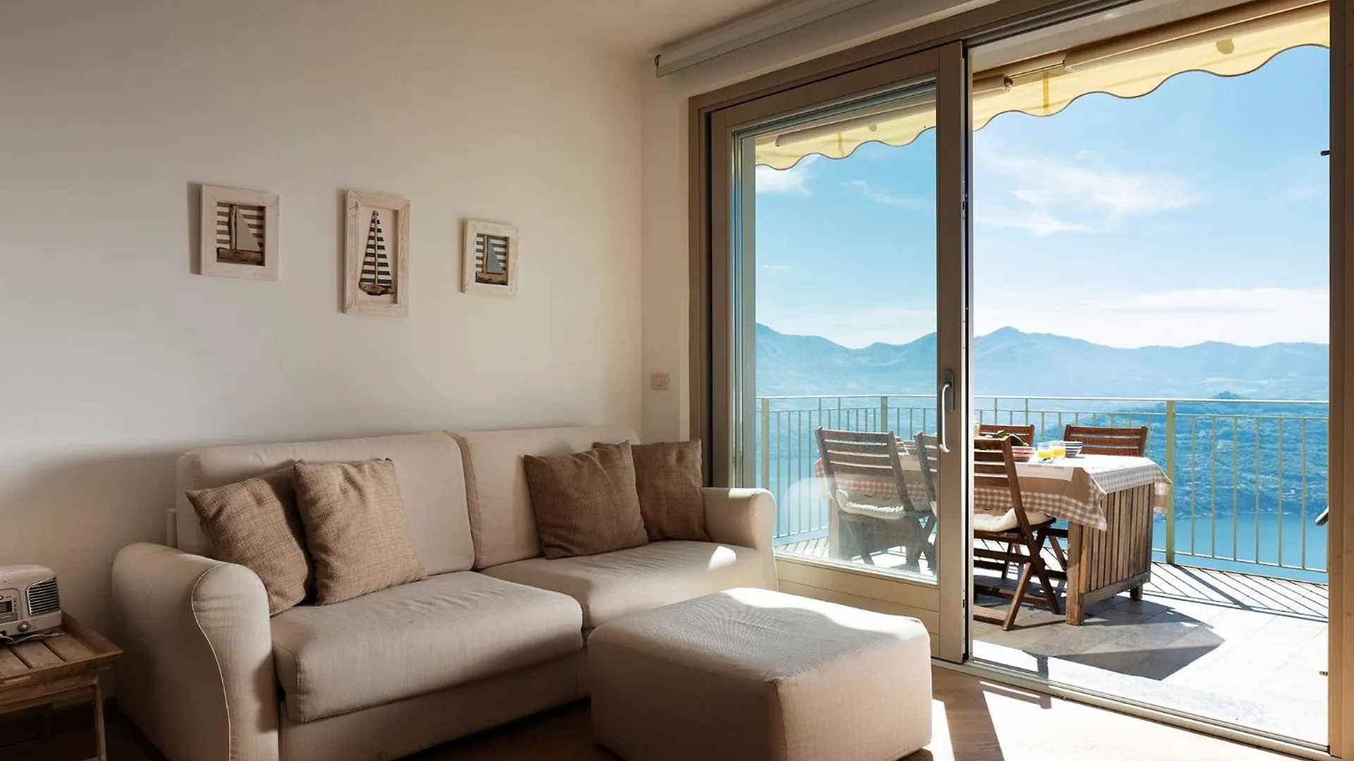 Cezanne - Comfy Flat With Terrace And Lake View Parzanica İtalya